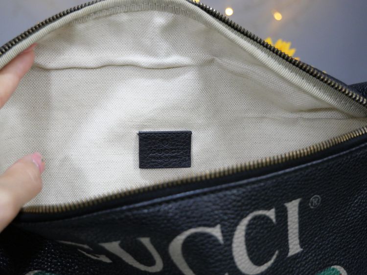 Good condition  Gucci Print Belt bag ใบใหญ่ รูปที่ 12