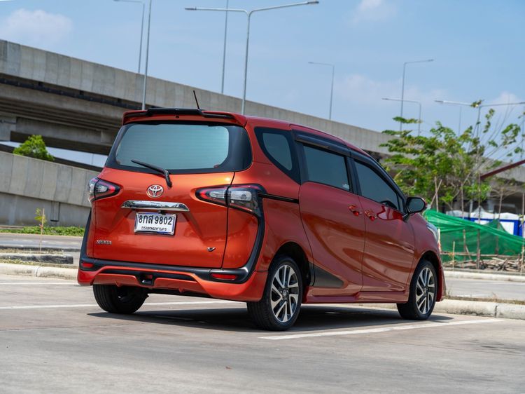 Toyota Sienta 2019 1.5 V Utility-car เบนซิน เกียร์อัตโนมัติ ส้ม รูปที่ 2