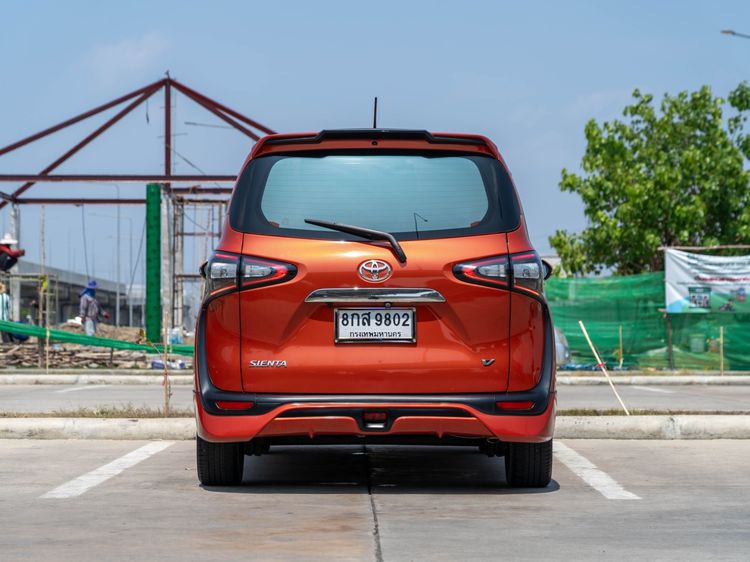 Toyota Sienta 2019 1.5 V Utility-car เบนซิน เกียร์อัตโนมัติ ส้ม รูปที่ 4