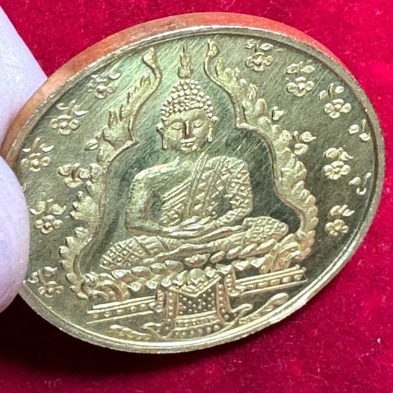 พระแก้วมรกต เหรียญรุ่นแรกฉลองวัดพระแก้ว 100 ปี บล็อกเจนีวา เนื้อทองคำ วา รูปที่ 15
