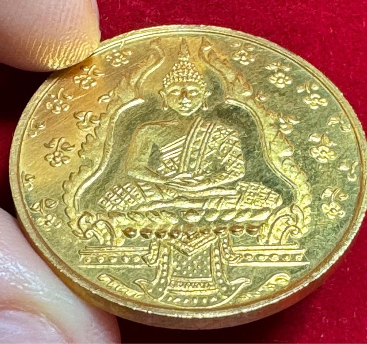 พระแก้วมรกต เหรียญรุ่นแรกฉลองวัดพระแก้ว 100 ปี บล็อกเจนีวา เนื้อทองคำ วา รูปที่ 6
