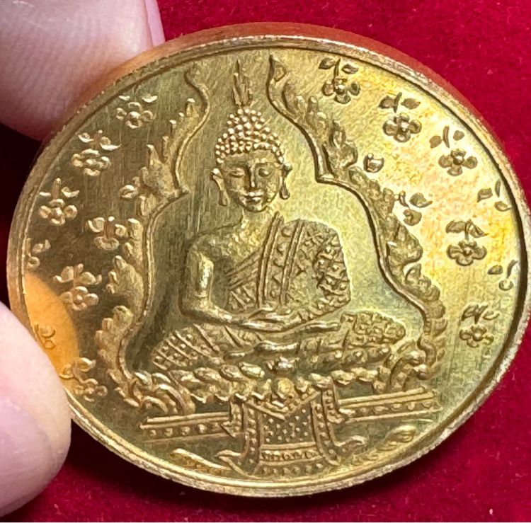 พระแก้วมรกต เหรียญรุ่นแรกฉลองวัดพระแก้ว 100 ปี บล็อกเจนีวา เนื้อทองคำ วา รูปที่ 16