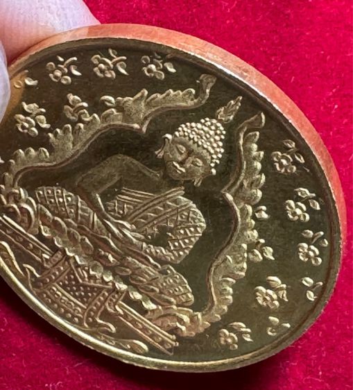 พระแก้วมรกต เหรียญรุ่นแรกฉลองวัดพระแก้ว 100 ปี บล็อกเจนีวา เนื้อทองคำ วา รูปที่ 8