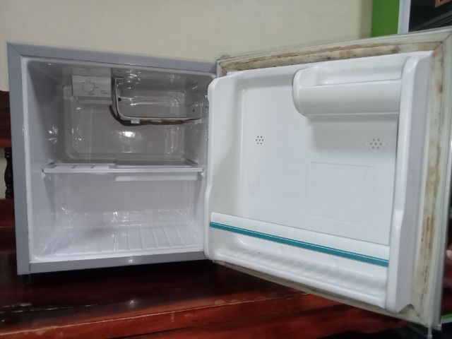 ตู้เย็นมินิบาร์ HiITACHI 1.7 คิวใช้งานได้เย็นดีปกติครับ รูปที่ 5