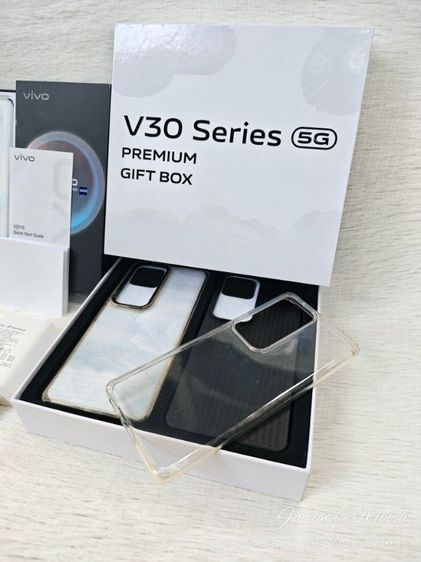 Vivo V30 Pro (สีขาว) มือสอง อายุเครื่องแค่ 1 เดือน ส่งฟรีถึงมือทั่วกรุงเทพฯ และปริมณฑล หรือส่งฟรี EMS ทั่วไทย สอบถามเพิ่มเติมโทร 0886700657  รูปที่ 3