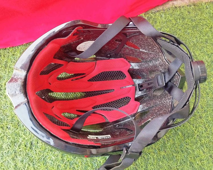 หมวกกันน็อคจักรยาน OGK Kabuto Tranfi size  S-M สีขาว แดง มือสองสภาพใหม่มาก นำเข้าจากญี่ปุ่น รูปที่ 8