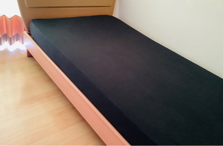 ผ้าปูที่นอนรัดมุม (แบบบาง) ขนาด 3ฟุต สีดำ ยี่ห้อ IKEA (Made in Sweden) (โทนสีหายาก) มือสองขายตามสภาพ สินค้าญี่ปุ่น-เกาหลีแท้ รูปที่ 2