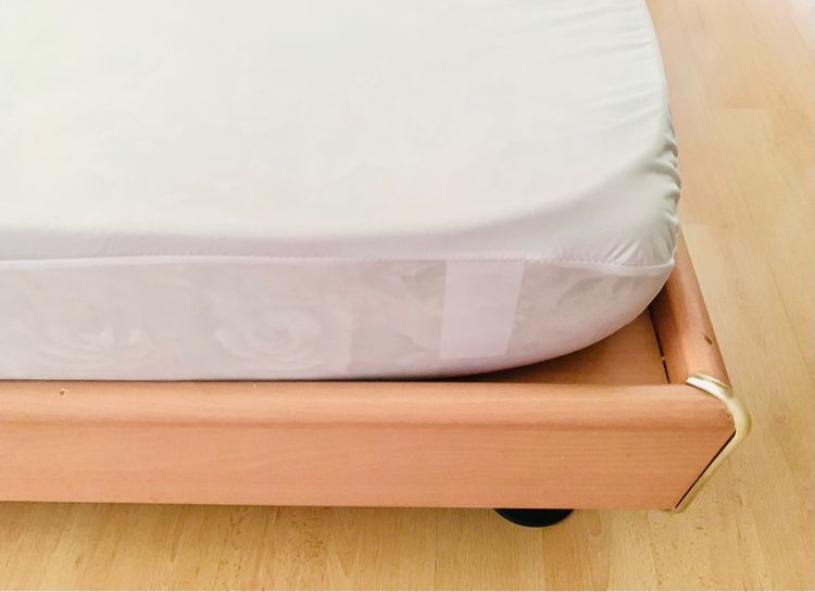 ผ้าปูที่นอนรัดมุมรองกันเปื้อน-กันน้ำ-กันปัสสาวะ ขนาด 3.5ฟุต สีขาว (ใหม่) มือสองสภาพดี สินค้าญี่ปุ่น-เกาหลีแท้ รูปที่ 5