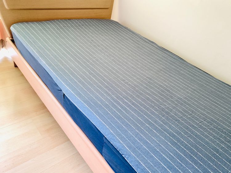 ผ้าปูที่นอนรัดมุม (แบบหนา) ขนาด 3.5ฟุต สีฟ้าลายทาง มือสองขายตามสภาพ สินค้าญี่ปุ่น-เกาหลีแท้ รูปที่ 2