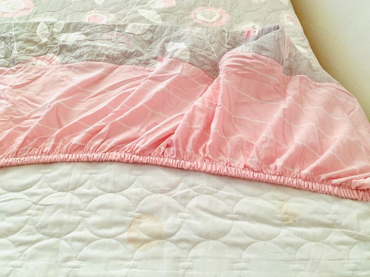 ผ้าปูที่นอนรัดมุม (แบบหนา) ขนาด 3.5ฟุต สีเทาลายดอก มือสองขายตามสภาพ สินค้าญี่ปุ่น-เกาหลีแท้ รูปที่ 9