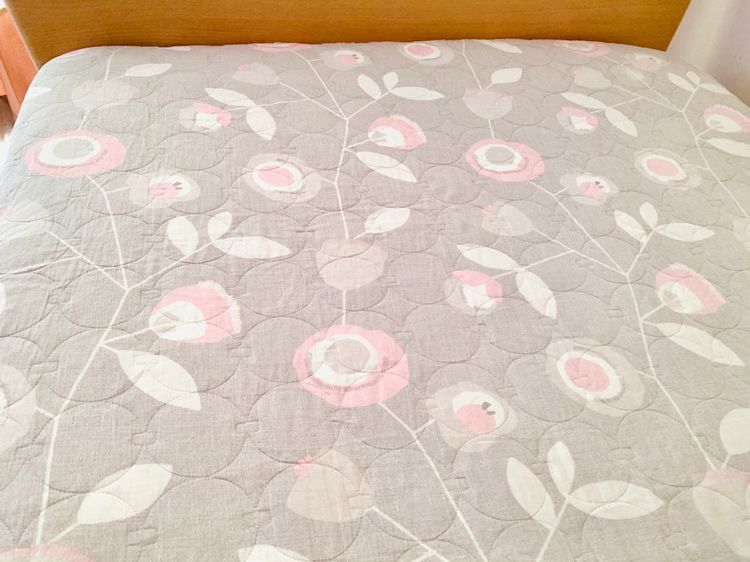 ผ้าปูที่นอนรัดมุม (แบบหนา) ขนาด 3.5ฟุต สีเทาลายดอก มือสองขายตามสภาพ สินค้าญี่ปุ่น-เกาหลีแท้ รูปที่ 3