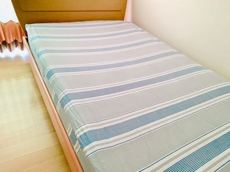 ผ้าปูที่นอนรัดมุม (แบบหนา) ขนาด 3.5ฟุต สีฟ้าลายทาง (สภาพใหม่) มือสองขายตามสภาพ สินค้าญี่ปุ่น-เกาหลีแท้ รูปที่ 2