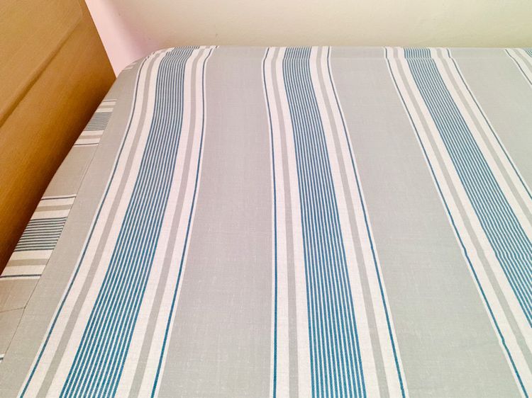 ผ้าปูที่นอนรัดมุม (แบบหนา) ขนาด 3.5ฟุต สีฟ้าลายทาง (สภาพใหม่) มือสองขายตามสภาพ สินค้าญี่ปุ่น-เกาหลีแท้ รูปที่ 4