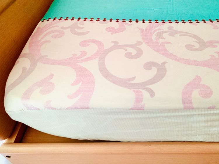 ผ้าปูที่นอนรัดมุม (แบบหนา) ขนาด 3.5ฟุต สีม่วงเขียวลายวินเทจ (สภาพใหม่) มือสองขายตามสภาพ สินค้าญี่ปุ่น-เกาหลีแท้ รูปที่ 6