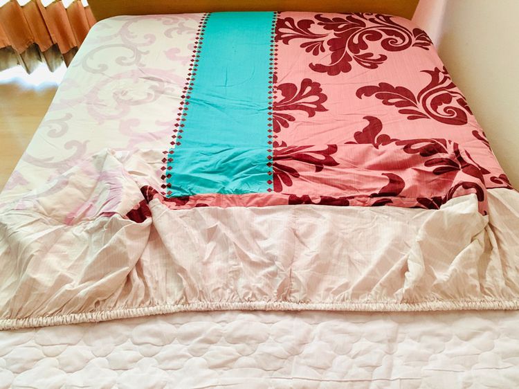 ผ้าปูที่นอนรัดมุม (แบบหนา) ขนาด 3.5ฟุต สีม่วงเขียวลายวินเทจ (สภาพใหม่) มือสองขายตามสภาพ สินค้าญี่ปุ่น-เกาหลีแท้ รูปที่ 8