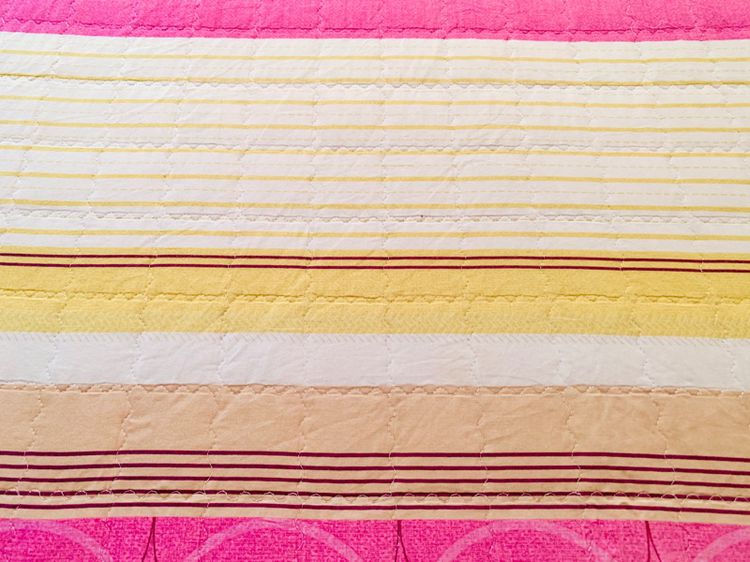ผ้าปูที่นอนรัดมุม (แบบหนา) ขนาด 3.5ฟุต สีม่วงเขียวลายกราฟฟิก มือสองขายตามสภาพ สินค้าญี่ปุ่น-เกาหลีแท้ รูปที่ 7