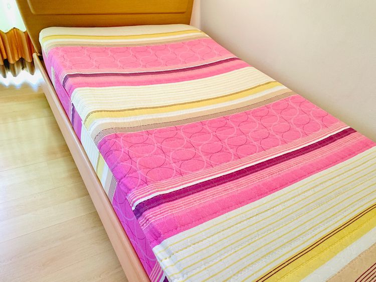 ผ้าปูที่นอนรัดมุม (แบบหนา) ขนาด 3.5ฟุต สีม่วงเขียวลายกราฟฟิก มือสองขายตามสภาพ สินค้าญี่ปุ่น-เกาหลีแท้ รูปที่ 2