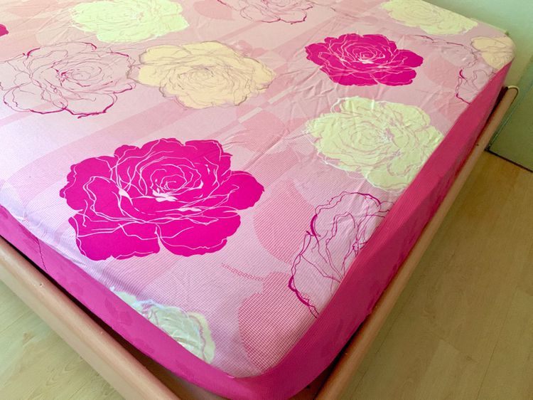 ผ้าปูที่นอนรัดมุม (แบบหนา) ขนาด 3.5ฟุต สีชมพูลายดอกกุหลาบ (สภาพใหม่) มือสองขายตามสภาพ สินค้าญี่ปุ่น-เกาหลีแท้  รูปที่ 7