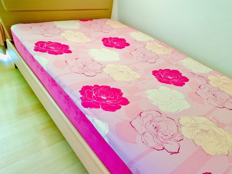 ผ้าปูที่นอนรัดมุม (แบบหนา) ขนาด 3.5ฟุต สีชมพูลายดอกกุหลาบ (สภาพใหม่) มือสองขายตามสภาพ สินค้าญี่ปุ่น-เกาหลีแท้  รูปที่ 2