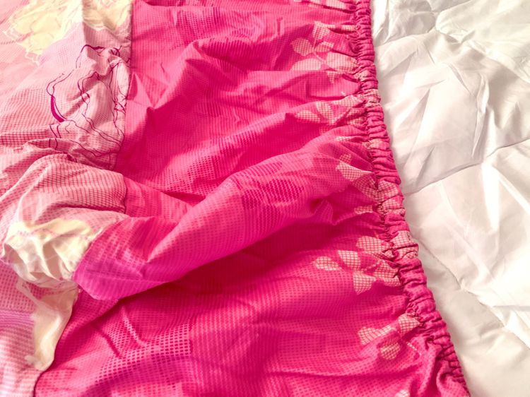 ผ้าปูที่นอนรัดมุม (แบบหนา) ขนาด 3.5ฟุต สีชมพูลายดอกกุหลาบ (สภาพใหม่) มือสองขายตามสภาพ สินค้าญี่ปุ่น-เกาหลีแท้  รูปที่ 8