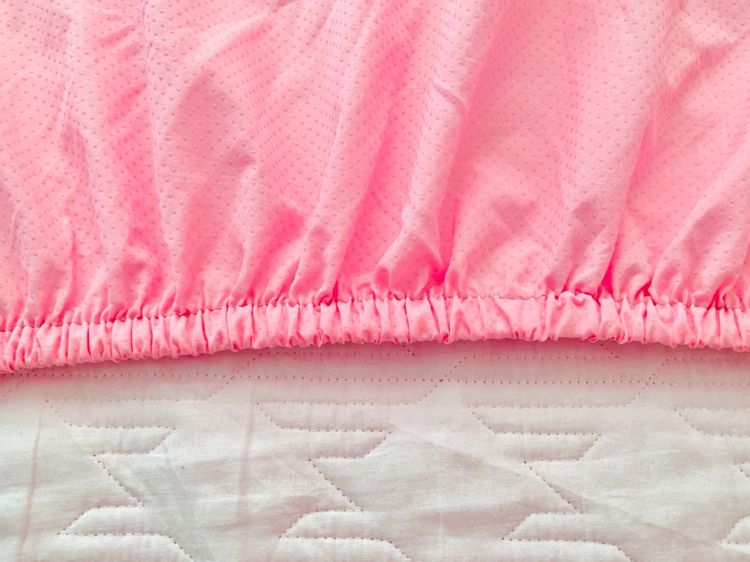 ผ้าปูที่นอนรัดมุม (แบบหนา) ขนาด 3.5ฟุต สีชมพูกำมะหยี่ปักลายตารางกราฟฟิกทั้งผืน มือสองสภาพดี สินค้าญี่ปุ่น-เกาหลีแท้ รูปที่ 7