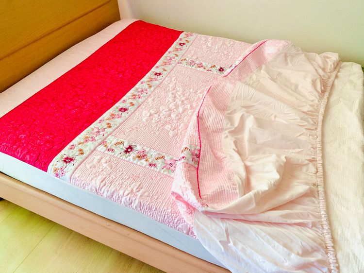 ผ้าปูที่นอนรัดมุม (แบบหนา) ขนาด 3.5ฟุต ผ้าแพรสีชมพูทูโทนปักลายดอก (สินค้าหายาก) มือสองสภาพดี สินค้าญี่ปุ่น-เกาหลีแท้ รูปที่ 10
