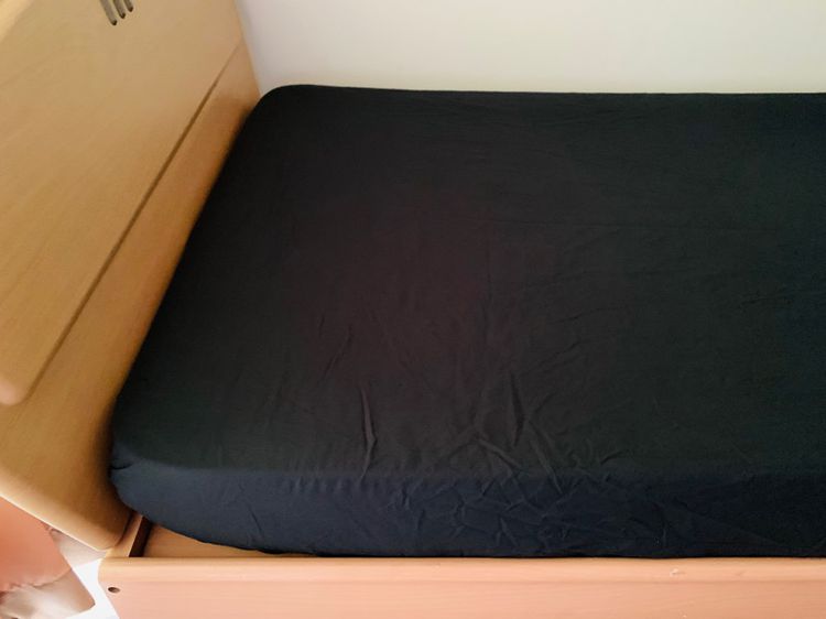 ผ้าปูที่นอนรัดมุม (แบบบาง) ขนาด 4ฟุต สีดำ ยี่ห้อ IKEA (สภาพใหม่) (โทนสีหายาก) มือสองสภาพดี สินค้าญี่ปุ่น-เกาหลีแท้ รูปที่ 4