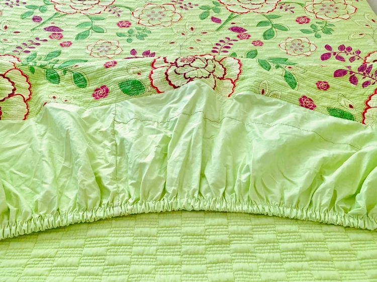 ผ้าปูที่นอนรัดมุม (แบบหนา) ขนาด 4ฟุต สีเขียวลายดอกหลากสี (สภาพใหม่) มือสองสภาพดี สินค้าญี่ปุ่น-เกาหลีแท้ รูปที่ 7