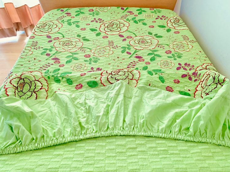 ผ้าปูที่นอนรัดมุม (แบบหนา) ขนาด 4ฟุต สีเขียวลายดอกหลากสี (สภาพใหม่) มือสองสภาพดี สินค้าญี่ปุ่น-เกาหลีแท้ รูปที่ 8