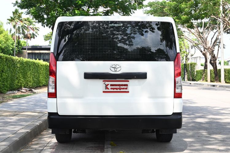Toyota Commuter 2019 2.8 Van ดีเซล เกียร์ธรรมดา ขาว รูปที่ 3