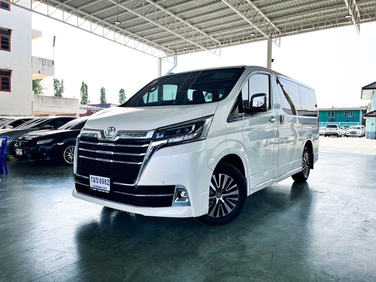 Toyota Majesty 2020 2.8 Premium Utility-car ดีเซล ไม่ติดแก๊ส เกียร์อัตโนมัติ ขาว