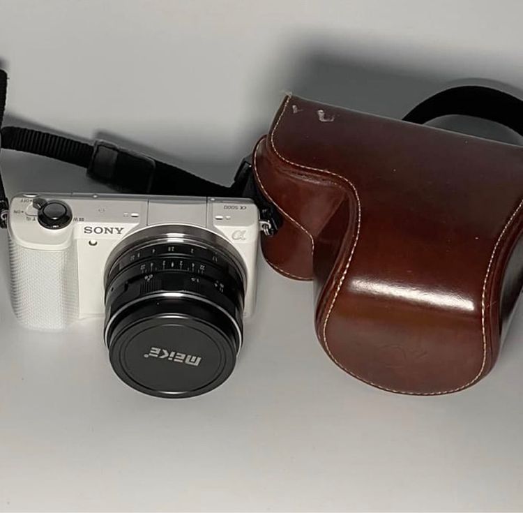 กล้องมิลเลอร์เลส Sony a5000 เลนส์ Meike 35 mm F1 7