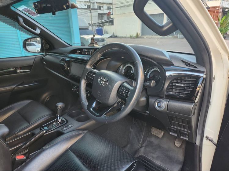 Toyota Hilux Revo 2019 2.8 Prerunner G Rocco Pickup ดีเซล เกียร์อัตโนมัติ ขาว รูปที่ 3