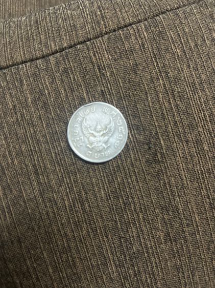 เหรียญ 1 บาท พญาครุฑปี 2517 รูปที่ 2