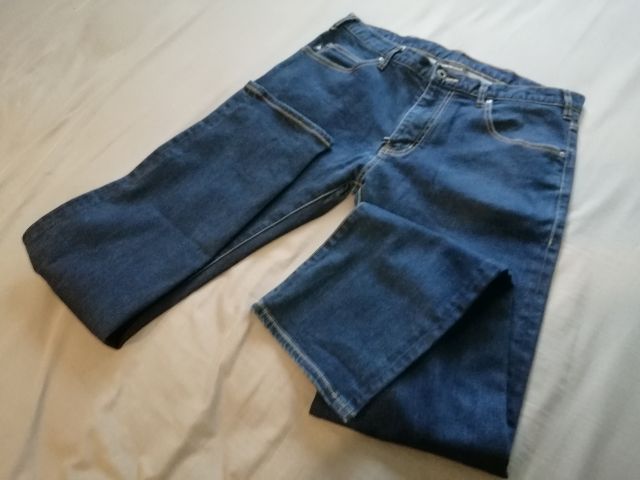 emporio​ armani​ jeans​  ผ้ายืด​ เอว​ 33​ ยืด​ 34​ ยาว​ 43​ ปลายขากว้าง​ 7" สีเข้มสวย​ ไม่มีตำหนิ​ สภาพนี้หายากครับ รูปที่ 2