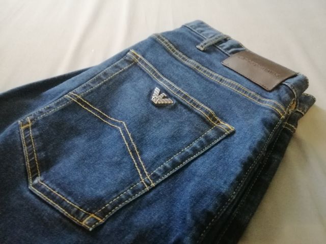 emporio​ armani​ jeans​  ผ้ายืด​ เอว​ 33​ ยืด​ 34​ ยาว​ 43​ ปลายขากว้าง​ 7" สีเข้มสวย​ ไม่มีตำหนิ​ สภาพนี้หายากครับ รูปที่ 10
