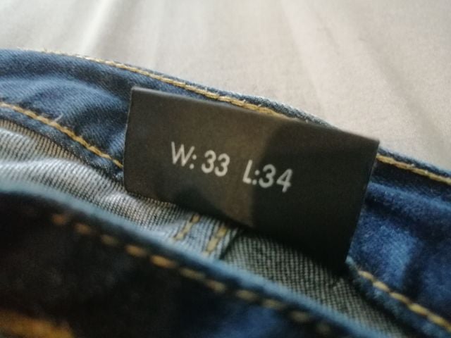 emporio​ armani​ jeans​  ผ้ายืด​ เอว​ 33​ ยืด​ 34​ ยาว​ 43​ ปลายขากว้าง​ 7" สีเข้มสวย​ ไม่มีตำหนิ​ สภาพนี้หายากครับ รูปที่ 8