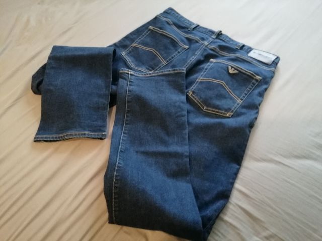 emporio​ armani​ jeans​  ผ้ายืด​ เอว​ 33​ ยืด​ 34​ ยาว​ 43​ ปลายขากว้าง​ 7" สีเข้มสวย​ ไม่มีตำหนิ​ สภาพนี้หายากครับ รูปที่ 3