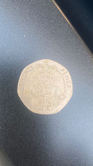 เหรียญ 20 เพนนี ปี1982 รูปที่ 4