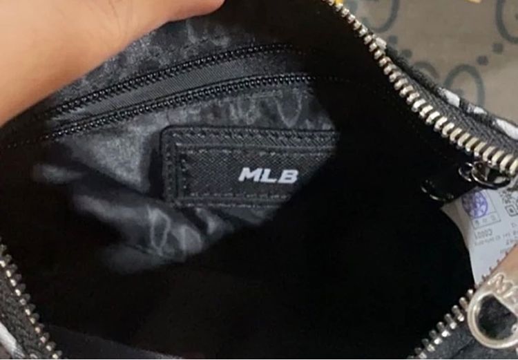 กระเป๋า MLB New York Yankees อุปกรณ์ครบกล่อง รูปที่ 3