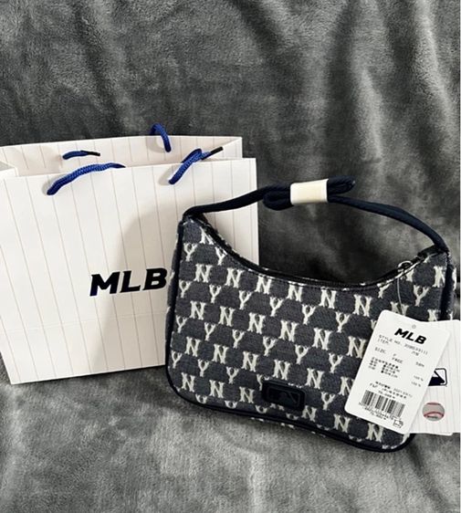 กระเป๋า MLB New York Yankees อุปกรณ์ครบกล่อง รูปที่ 2