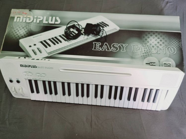 ขายด่วน  เปียโนไฟฟ้า Midiplus Easy Piano  แถม ขาตั้ง ปกติราคา 4950
