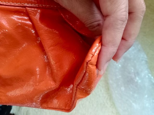 กระเป๋าถือหนังแก้วสีส้ม fossil รูปที่ 4