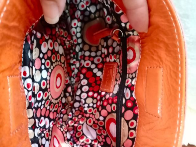 กระเป๋าถือหนังแก้วสีส้ม fossil รูปที่ 2