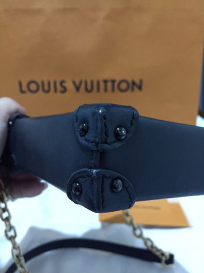 Louis Vuitton Vertical Trunk Pochette In Monogram Canvas And Black Calf Leather รูปที่ 9