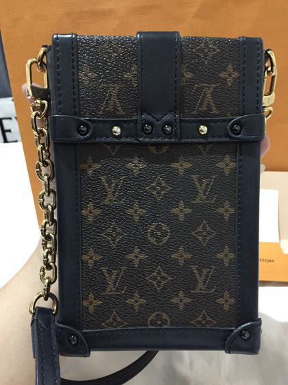 Louis Vuitton Vertical Trunk Pochette In Monogram Canvas And Black Calf Leather รูปที่ 5