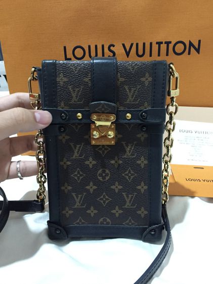 Louis Vuitton Vertical Trunk Pochette In Monogram Canvas And Black Calf Leather รูปที่ 3