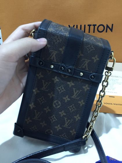 Louis Vuitton Vertical Trunk Pochette In Monogram Canvas And Black Calf Leather รูปที่ 7