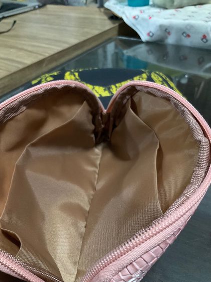 กระเป๋าหนัง LEOUNISE แท้ สีชมพูเบส ขนาด 13x18 ซม 100 บาท รูปที่ 6