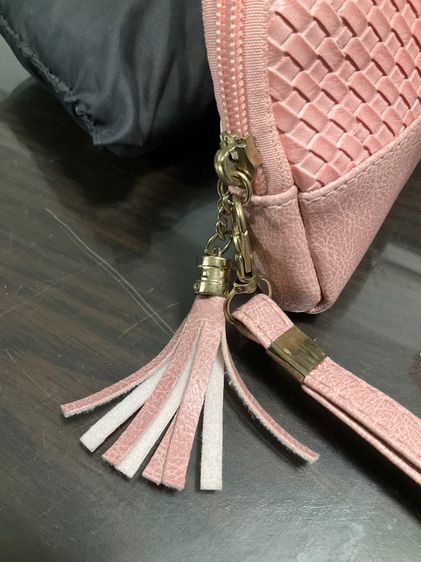 กระเป๋าหนัง LEOUNISE แท้ สีชมพูเบส ขนาด 13x18 ซม 100 บาท รูปที่ 4
